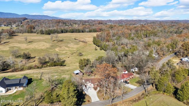 213 Mountain Rd, Clinton, TN 37716