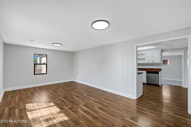 213 Mountain Rd, Clinton, TN 37716