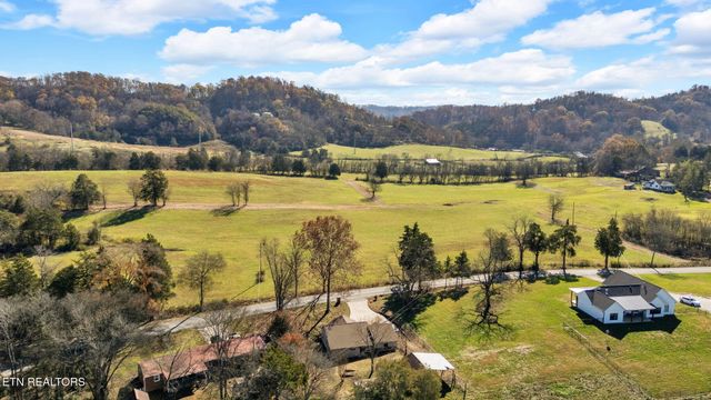 213 Mountain Rd, Clinton, TN 37716