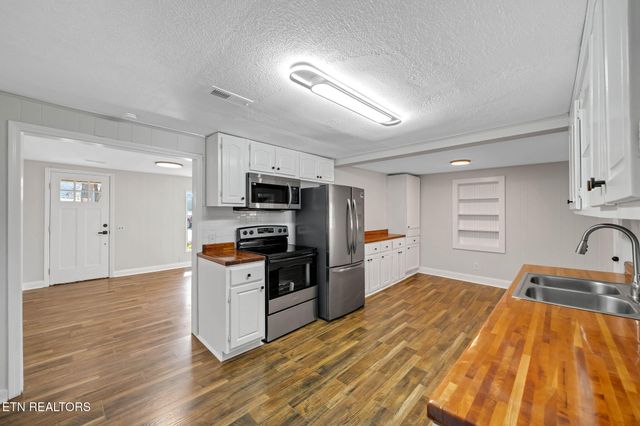 213 Mountain Rd, Clinton, TN 37716