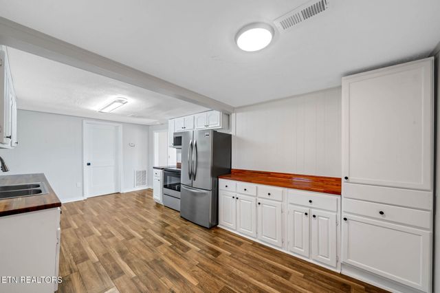 213 Mountain Rd, Clinton, TN 37716