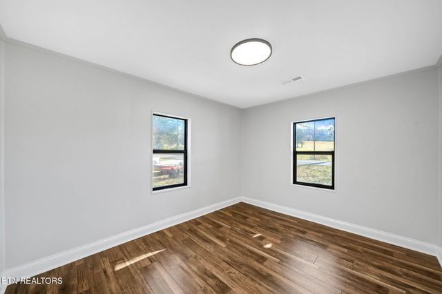 213 Mountain Rd, Clinton, TN 37716