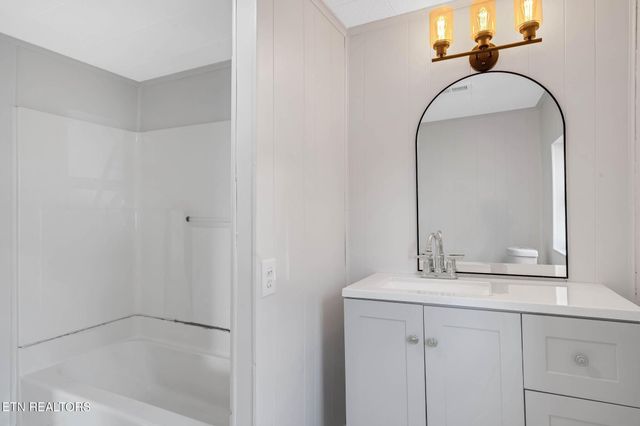 213 Mountain Rd, Clinton, TN 37716