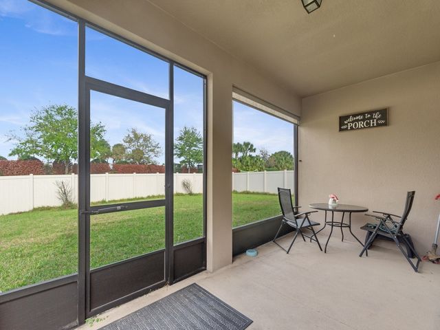 2633 Crowned Eagle Circle SW, Vero Beach, FL 32962