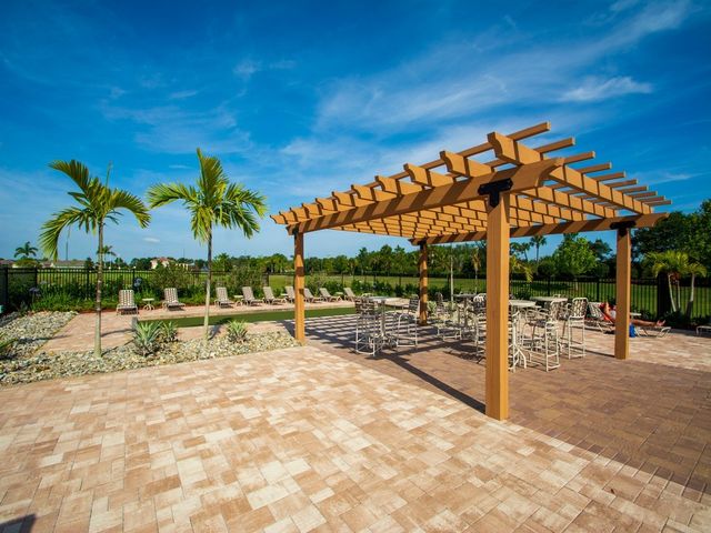 2633 Crowned Eagle Circle SW, Vero Beach, FL 32962