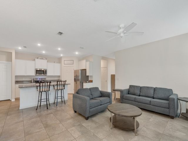 2633 Crowned Eagle Circle SW, Vero Beach, FL 32962