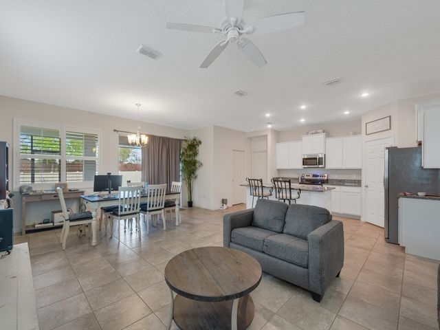 2633 Crowned Eagle Circle SW, Vero Beach, FL 32962