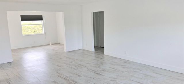 1590 SW 14th Avenue, Boynton Beach, FL 33426