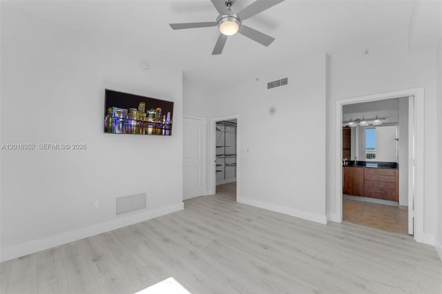 7350 SW 89th St 2202S, Miami, FL 33156
