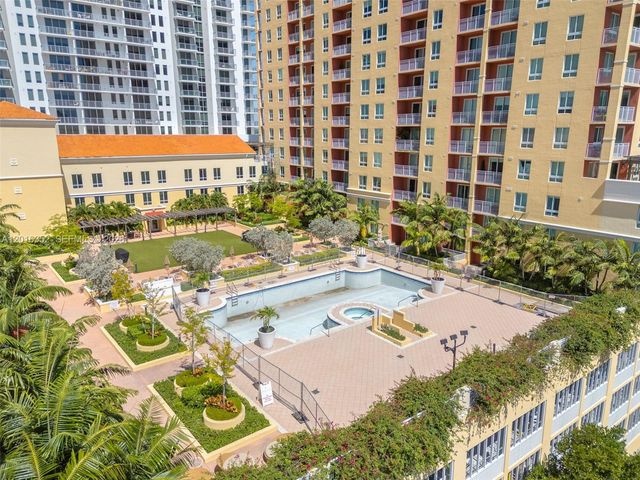 7350 SW 89th St 2202S, Miami, FL 33156