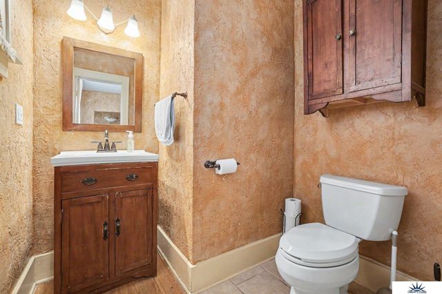 2534 N 49th Street, Omaha, NE 68108