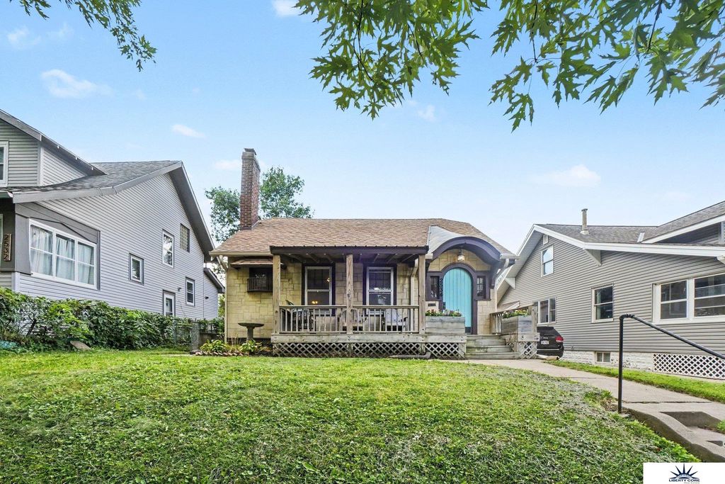 2534 N 49th Street, Omaha, NE 68108