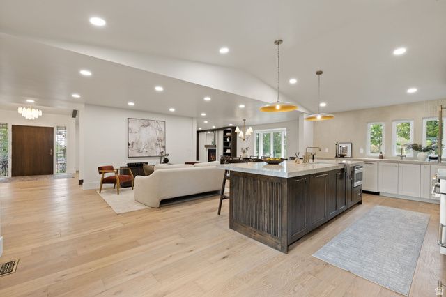 985 S VISTA VIEW DR, Salt Lake City, UT 84108