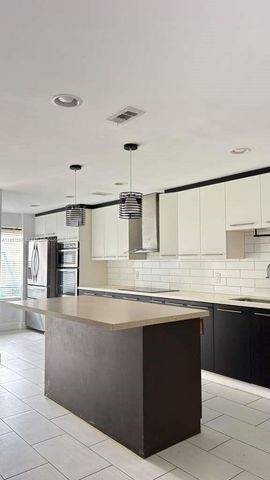 8191 NW 8th MANOR 5, Plantation, FL 33324