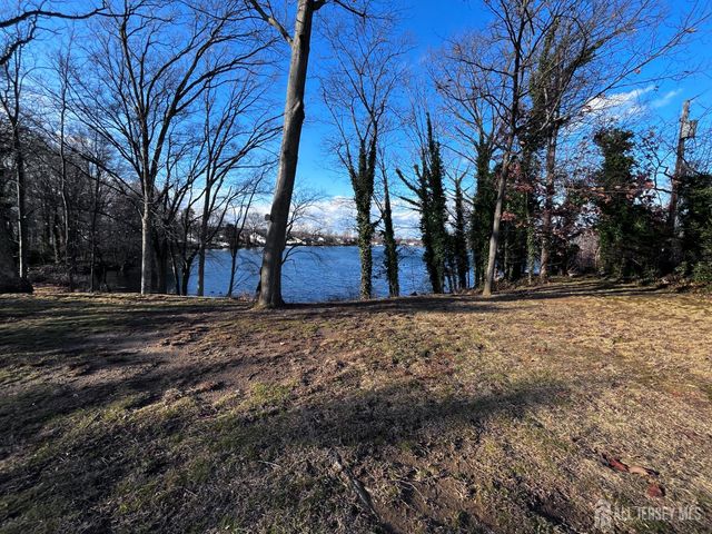 123 McCutcheon Avenue, Sayreville, NJ 08872