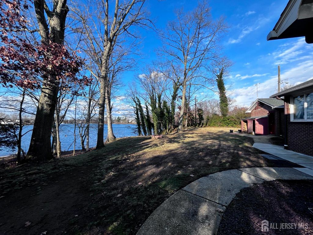 123 McCutcheon Avenue, Sayreville, NJ 08872