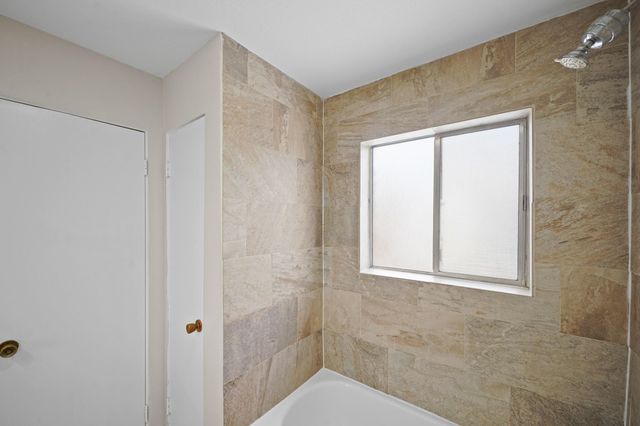 2201 Fountain View Drive 60F, Houston, TX 77057