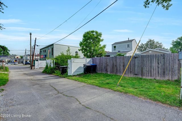 1108 Schiller Ave, Louisville, KY 40204