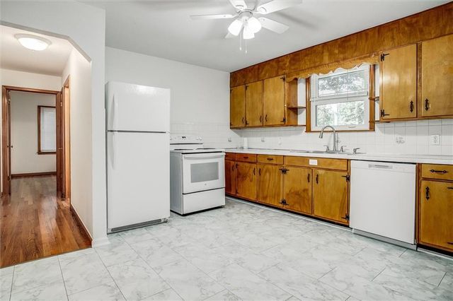 2006 Englewood Terrace, Independence, MO 64052