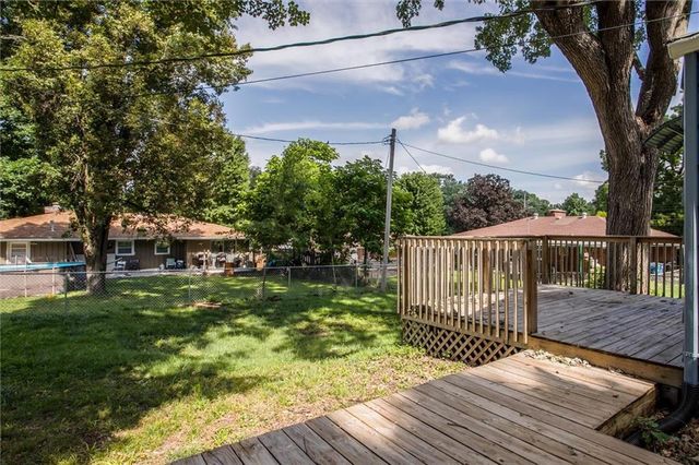 2006 Englewood Terrace, Independence, MO 64052
