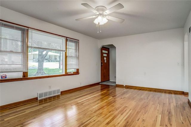 2006 Englewood Terrace, Independence, MO 64052