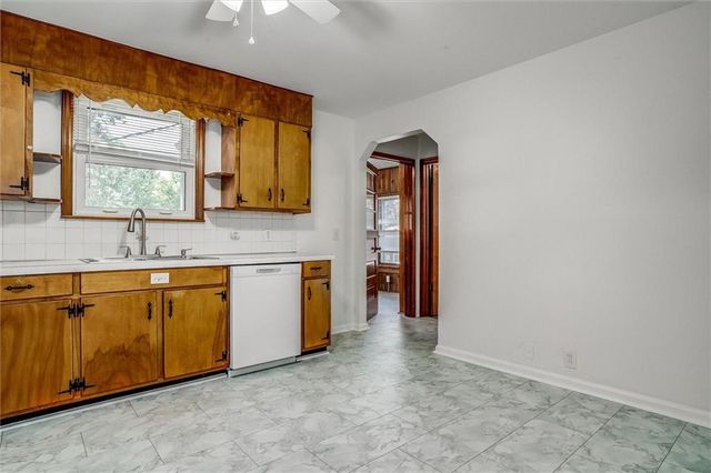 2006 Englewood Terrace, Independence, MO 64052