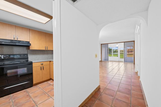 9480 Tangerine Place 102, Davie, FL 33324