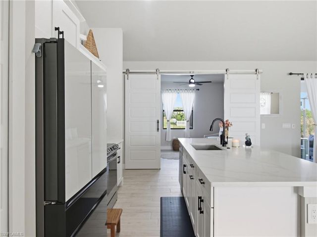 2233 SW 17th PL, Cape Coral, FL 33991