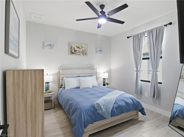 2233 SW 17th PL, Cape Coral, FL 33991