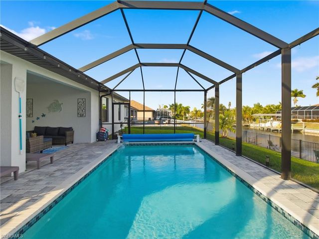 2233 SW 17th PL, Cape Coral, FL 33991