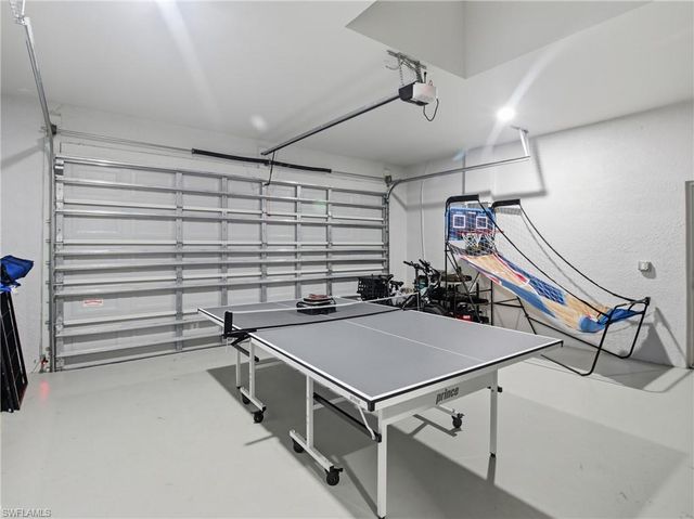 2233 SW 17th PL, Cape Coral, FL 33991