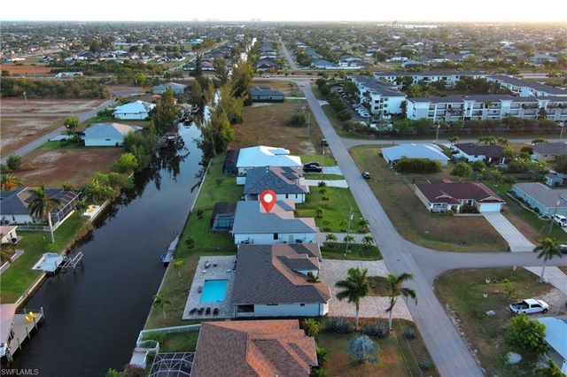 2233 SW 17th PL, Cape Coral, FL 33991