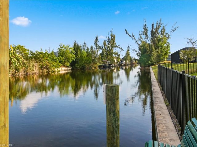 2233 SW 17th PL, Cape Coral, FL 33991