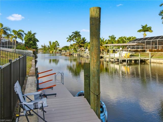 2233 SW 17th PL, Cape Coral, FL 33991