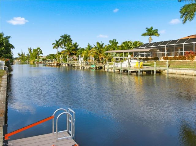 2233 SW 17th PL, Cape Coral, FL 33991