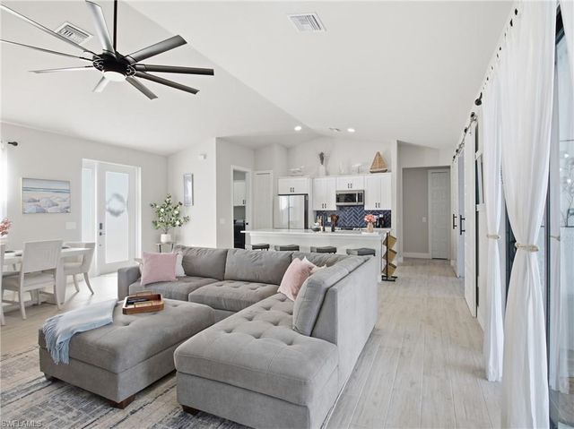 2233 SW 17th PL, Cape Coral, FL 33991