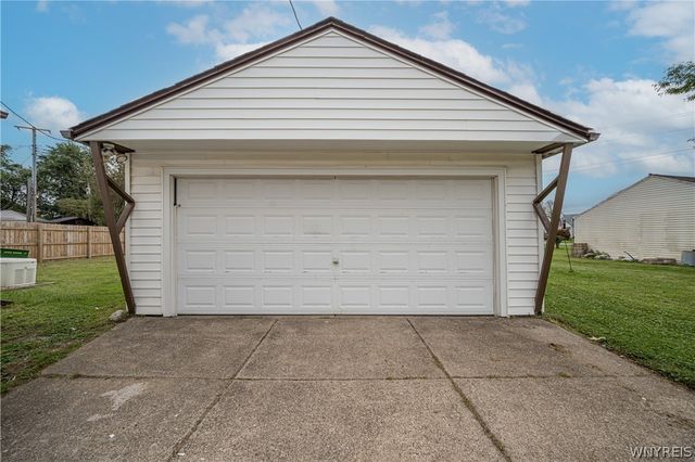 9 Petan Drive, Cheektowaga, NY 14225