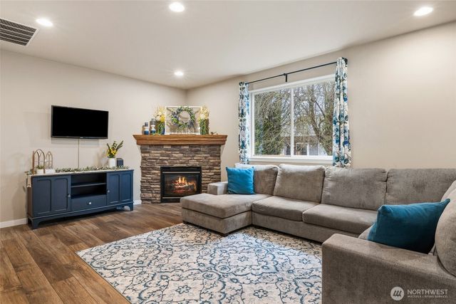 19320 74th Avenue E, Spanaway, WA 98387