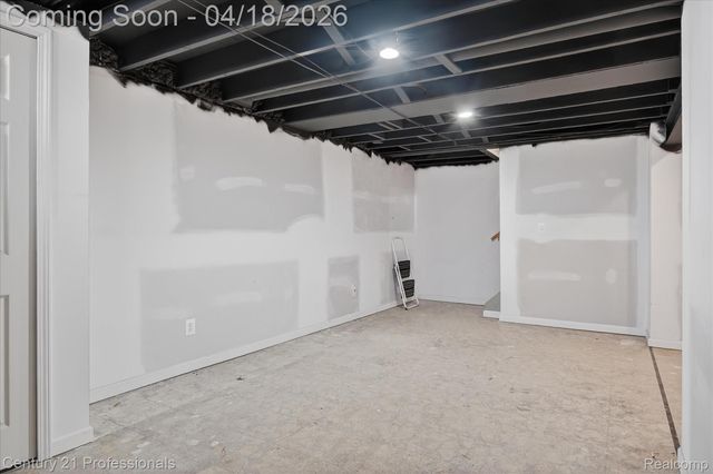 9343 Caprice Drive, Plymouth Charter Township, MI 48170