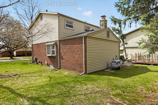 9343 Caprice Drive, Plymouth Charter Township, MI 48170