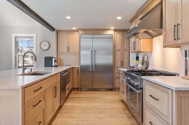 18025 Cascade Estates Drive, Bend, OR 97703