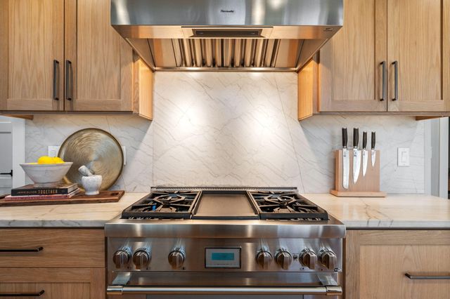 18025 Cascade Estates Drive, Bend, OR 97703