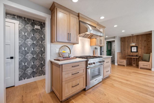 18025 Cascade Estates Drive, Bend, OR 97703