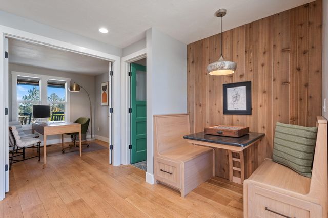 18025 Cascade Estates Drive, Bend, OR 97703