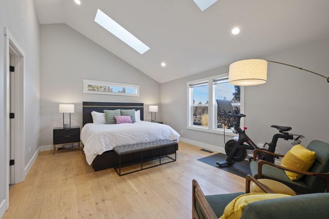 18025 Cascade Estates Drive, Bend, OR 97703