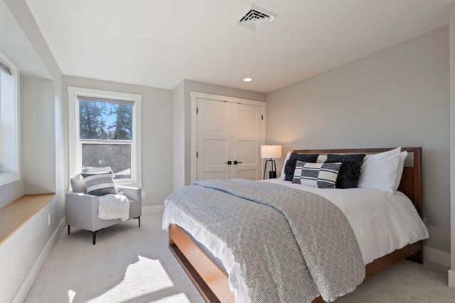 18025 Cascade Estates Drive, Bend, OR 97703