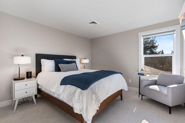 18025 Cascade Estates Drive, Bend, OR 97703