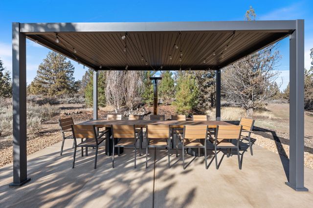 18025 Cascade Estates Drive, Bend, OR 97703