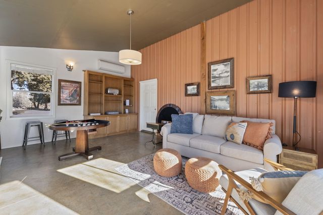 18025 Cascade Estates Drive, Bend, OR 97703