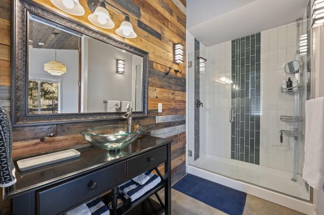 18025 Cascade Estates Drive, Bend, OR 97703